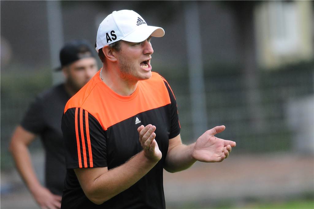 Fußballer diskutieren DFB-Forderung: „arrogant“ und „nicht systemrelevant“ Alexander Schmottlach, Trainer des TuS Henrichenburg.