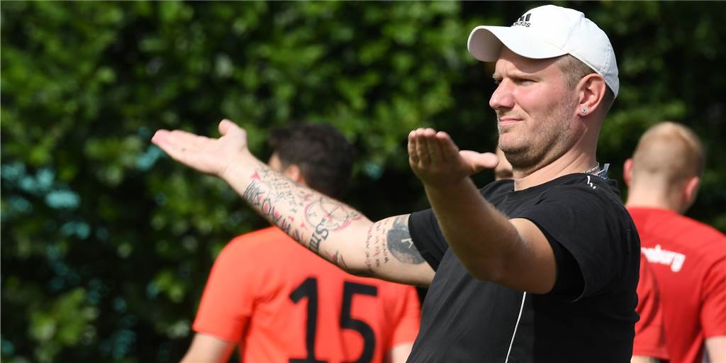 TuS Henrichenburg kassiert gegen Borussia Ahsen vierte Niederlage in Folge Alexander Schmottlach, Trainer des TuS Henrichenburg.