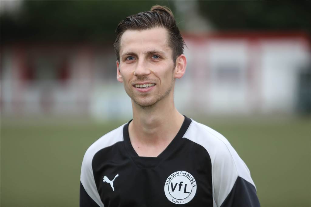 DJK TuS Körne und VFL Kemminghausen verfolgen in der Rückrunde ganz unterschiedliche Ziele Alexander Stärk trainiert mit Jonas Keimer den VFL Kemminghausen.