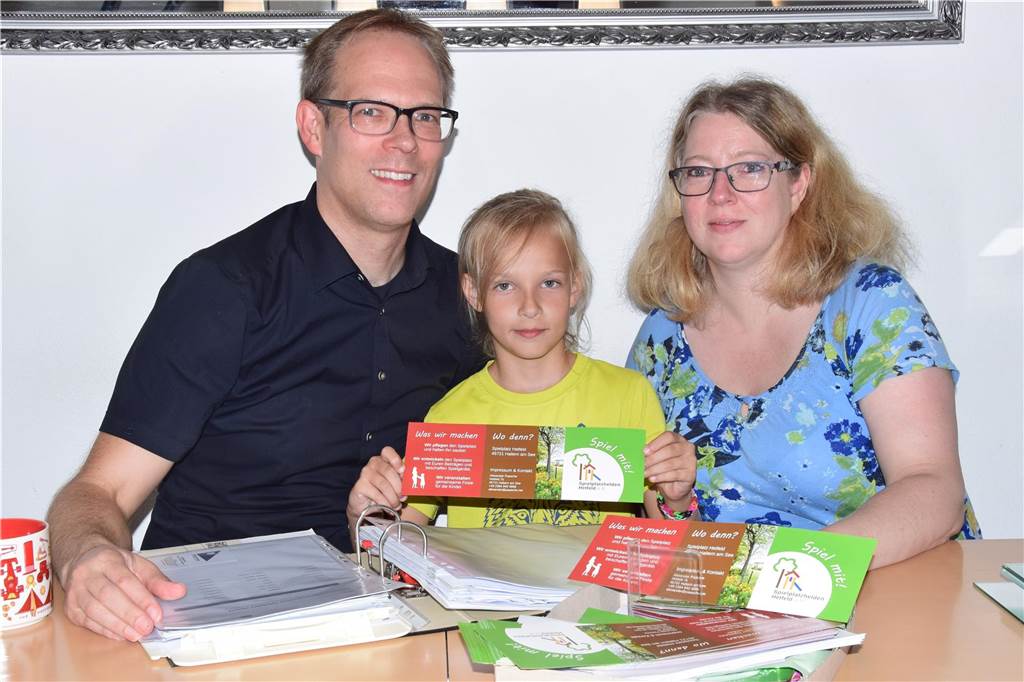 „Spielplatzhelden“ haben das Kinder-Areal im Hetfeld gerettet Alexander und Christine Paasche mit Tochter Anna sind Mitbegründer der Spielplatzhelden e.V.