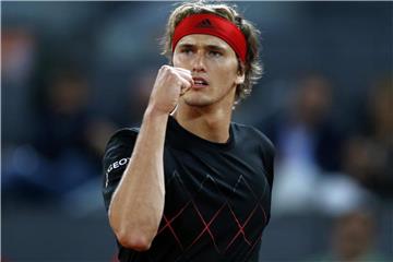 Alexander Zverev besiegte im Finale von Madrid den Österreicher Dominic Thiem. Foto: Francisco Seco/AP