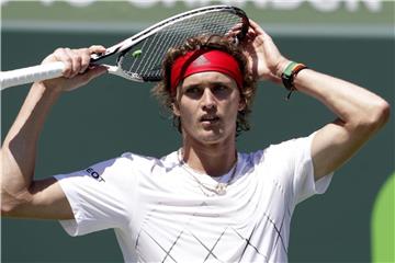 Alexander Zverev enttäuscht nach dem verlorenen Finale gegen John Isner. Foto: Lynne Sladky/AP
