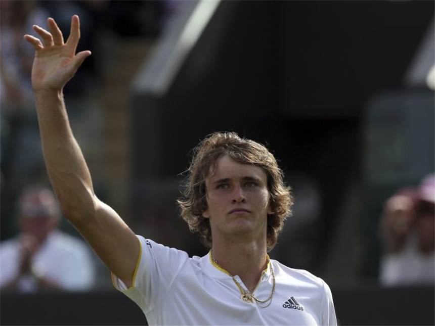 Kerber und Zverev in Wimbledon im Gleichschritt weiter Alexander Zverev hat seine Auftakthürde gegen den Russen Jewgeni Donskoi souverän gemeistert. Foto: Tim Ireland