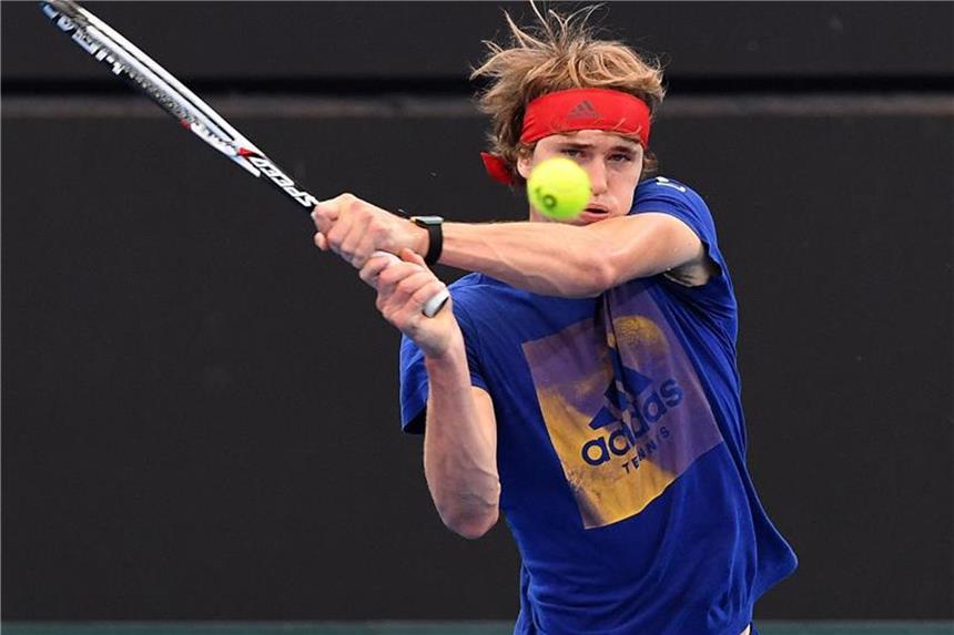 Zverev gewinnt, Struff verliert: 1:1 gegen Australien Alexander Zverev hat sich den Fünf-Satz-Sieg gegen den Australier Alex DE Minaur hart erkämpft. Foto: Dave Hunt