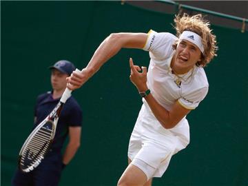 Alexander Zverev kann sich eine Zusammenarbeit mit Trainer Boris Becker eher später als momentan vorstellen. Foto: Alastair Grant