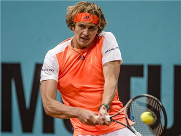 Alexander Zverev setzt sich in Madrid gegen Tomas Berdych durch. Foto: Matthias Oesterle