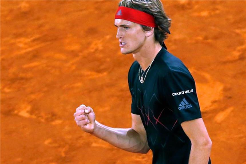 Zverev-Thiem das Tennis-Duell der Zukunft - Kvitova-Rekord Alexander Zverev steht nach seinem Halbfinalerfolg im Finale des Tennisturniers von Madrid. Foto: Francisco Seco/AP