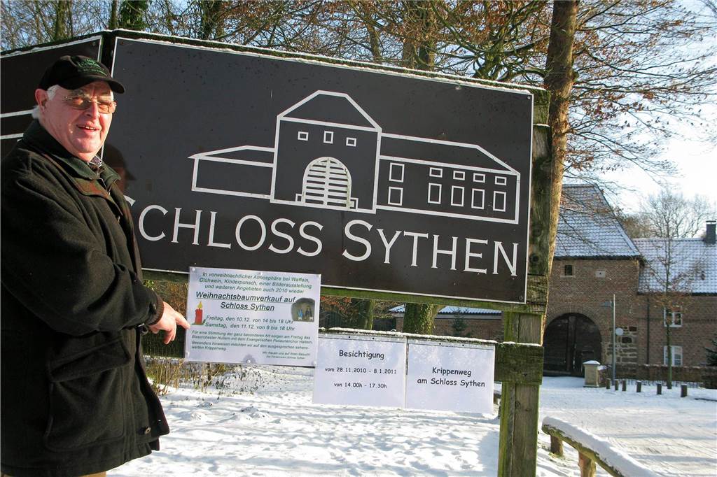 Heimatliebe und Ehrenamt prägten das Leben des Sytheners Alfons Gödde Alfons Gödde vor Schloss Sythen