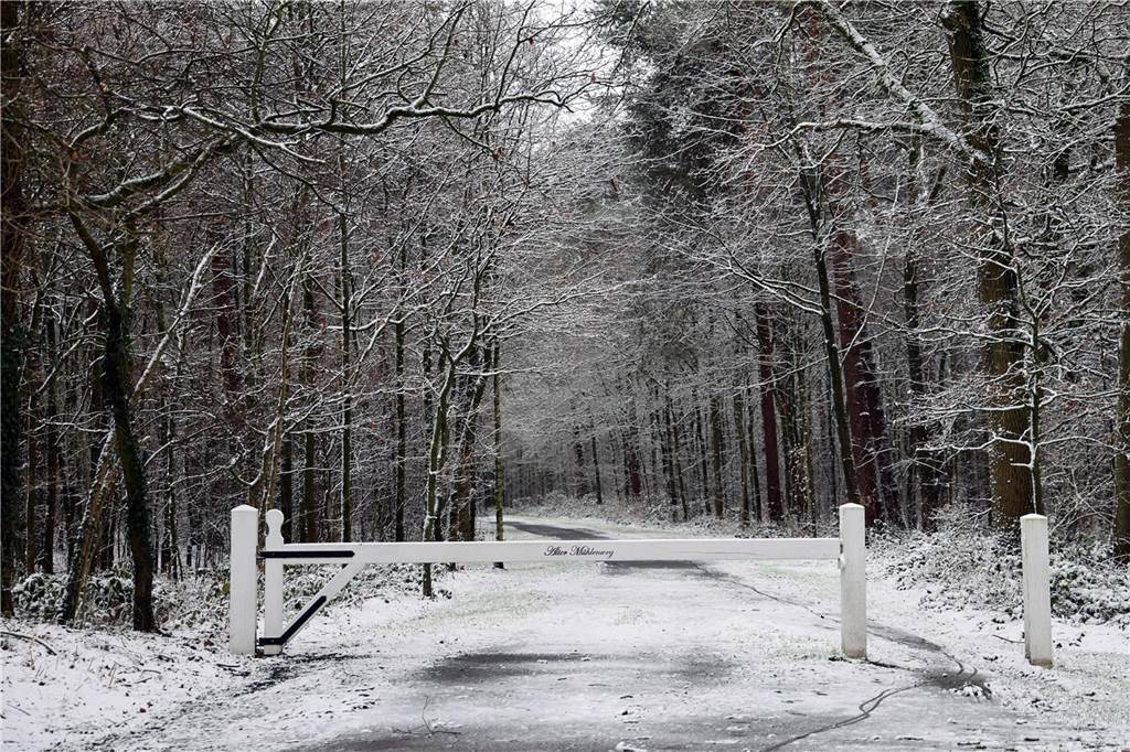 Alfons Terhuurne hat den alten Mühlenweg an der Haarmühle bei Alstätte in einer Winterstimmng fotografisch eingefangen.