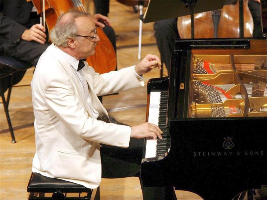 Alfred Brendel bekommt Echo Klassik für Lebenswerk Alfred Brendel wird geehrt. Foto: Urs Flüeler