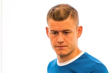 Alfred Finnbogason wird weiter für den FC Augsburg stürmen. Foto: Maximilian Haupt