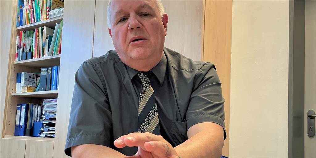 Drei Stellen, kein Bewerber: Castrop-Rauxeler Realschulleiter frustriert Alfred Horn war zwölf Jahre Leiter der Realschule. In seinem letzten Jahr versuchte er noch drei Stellen zu besetzen. Aber es gab keine Bewerber.