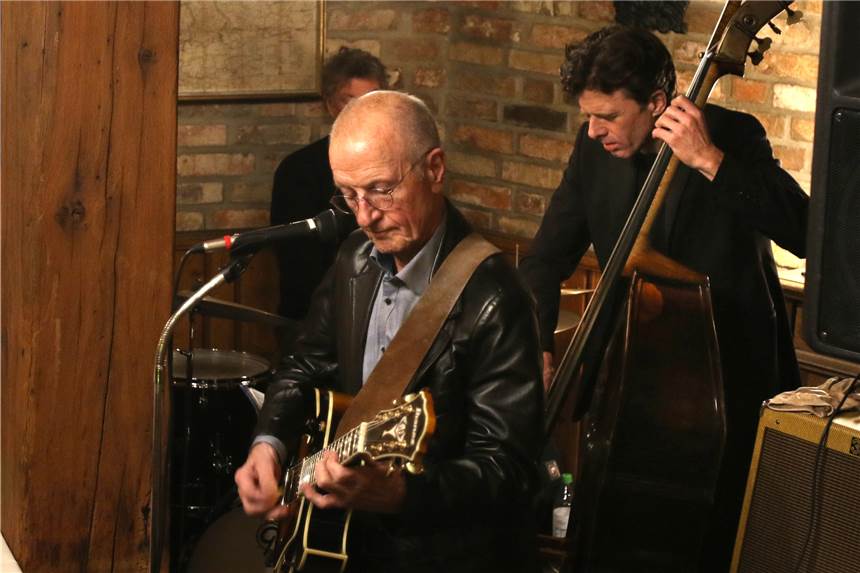 77-jähriger Ali Claudi spielt schon seit 30 Jahren Jazz in Werne Ali Claudi, Kontrabasskünstler Konstantin Wienstroer und Schlagzeuger Christian Schröder begeisterten am Donnerstag bei Baumhove die Jazz- und Bluesfreunde.