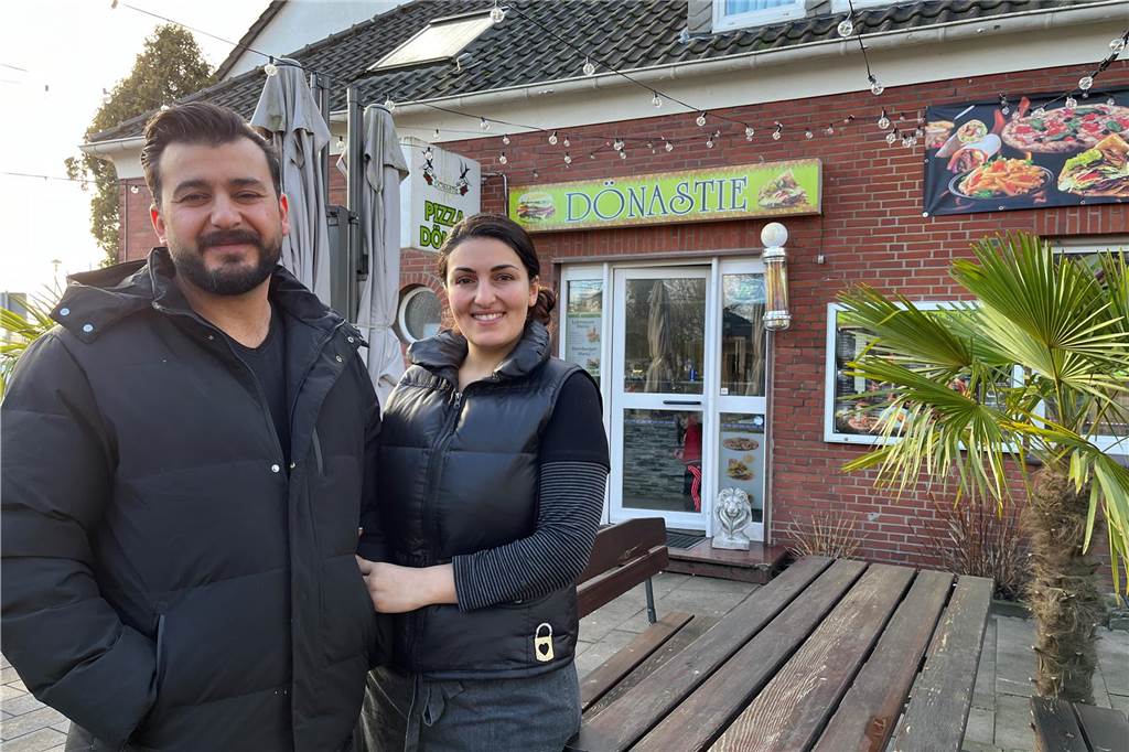 „Dönastie“ am Bahnhof: So erhaben können sich jetzt die Gäste fühlen Ali Said Omar und Schirin Sala betreiben die Dönastie an der Holtwicker Straße