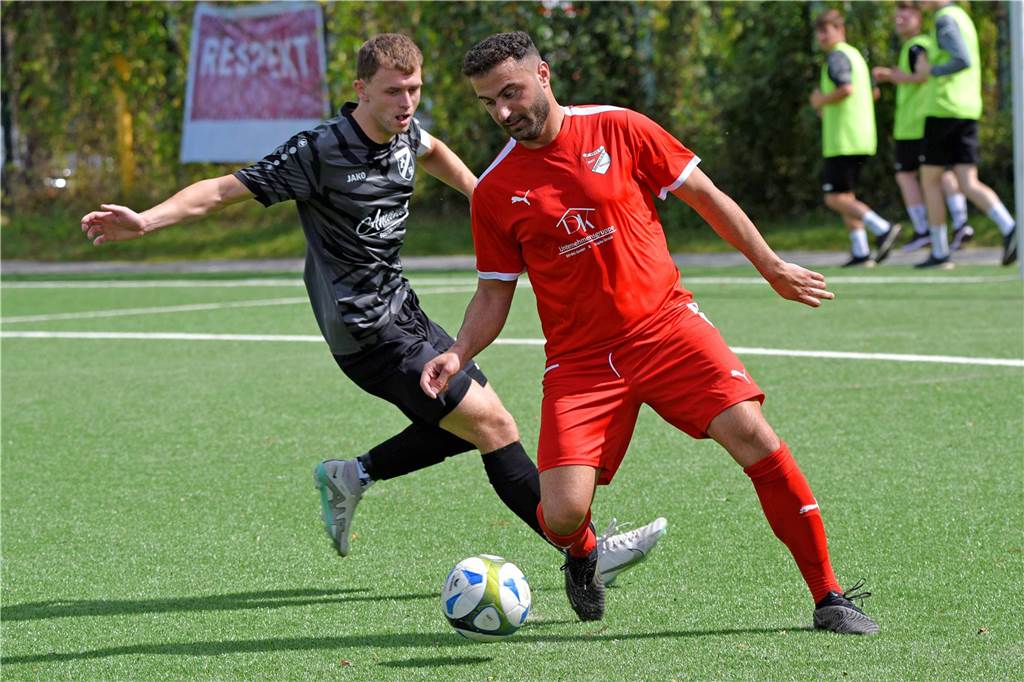 Grün-Weiß Barkenberg meldet Verstärkung: Sportliche Leitung holt namhafte Neue Ali Salha am Ball