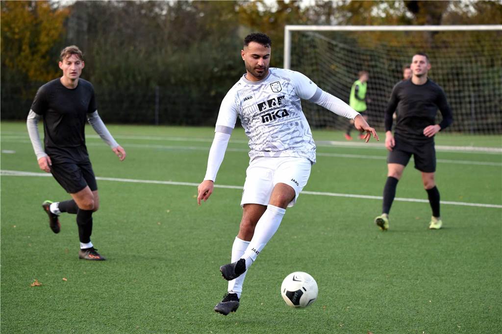 Ali Salha am Ball