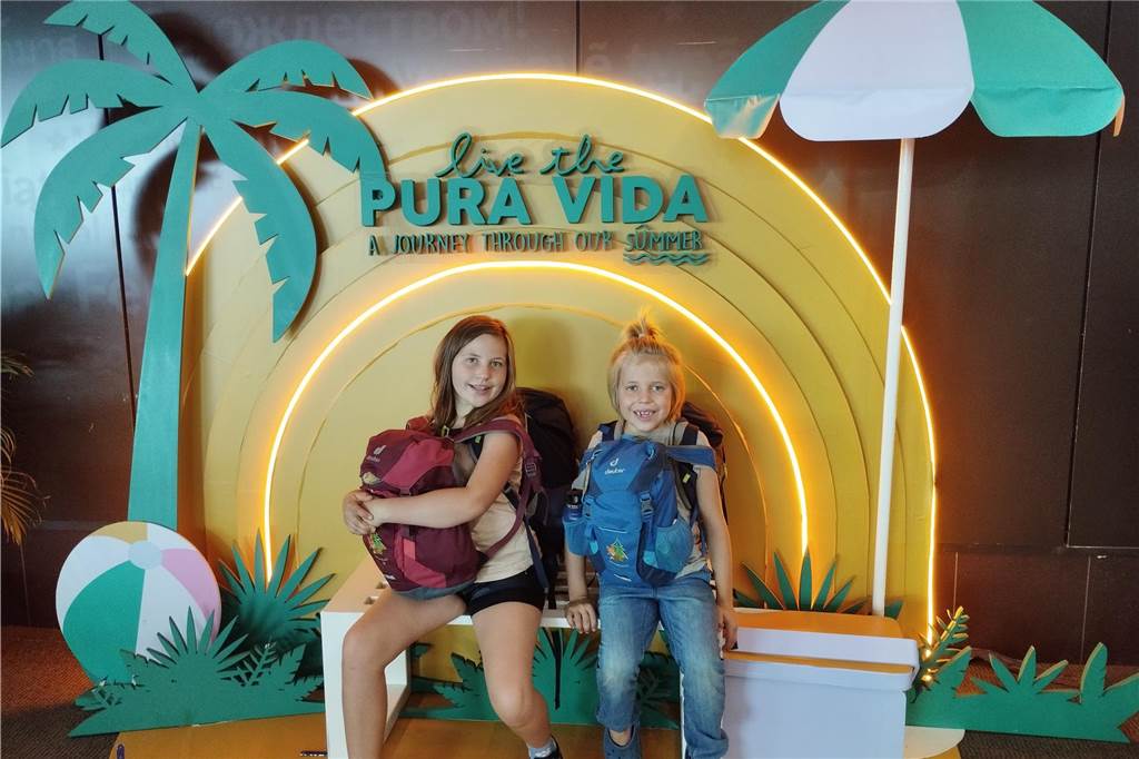 Nach drei Monaten Costa Rica geht´s für Familie van Hal auf die Insel Alia und Mattes in Costa Rica. Jetzt wollen sie mit ihren Eltern England und Schottland erkunden.