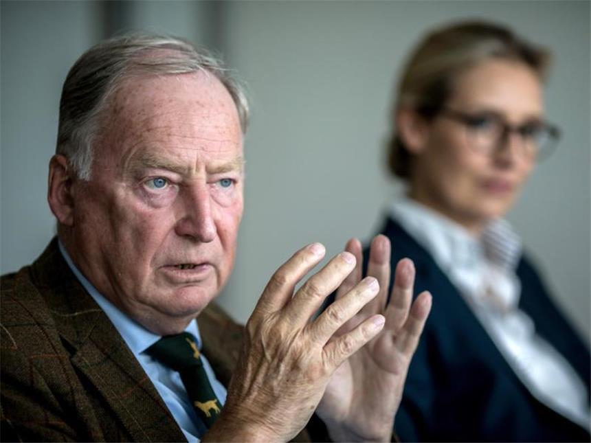 Funkstille zwischen AfD-Spitzenkandidaten und Petry Alice Weidel und Alexander Gauland, Spitzenkandidaten der AfD für die Bundestagswahl, am Montag während eines Gesprächs mit der dpa. Foto: Michael Kappeler