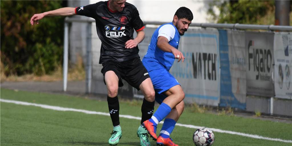 Frohlindes Coach Rammel nach Spiel in Hattingen: Kein Fisch, kein Fleisch Alihan Kurgan (am Ball) traf für Frohlinde zum 1:0 per Elfmeter. Am Ende stand ein 1:1.