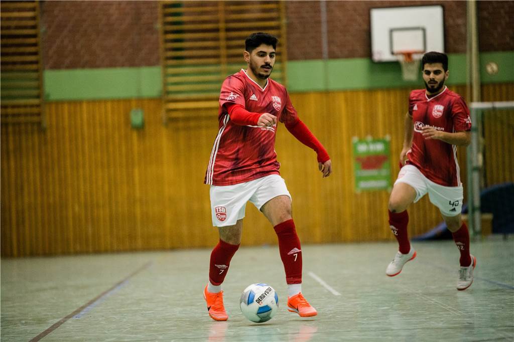 Bei Türkspor Dortmund verlängern die drei großen A Alihan trägt auch in der kommenden Spielzeit das Türkspor-Trikot.