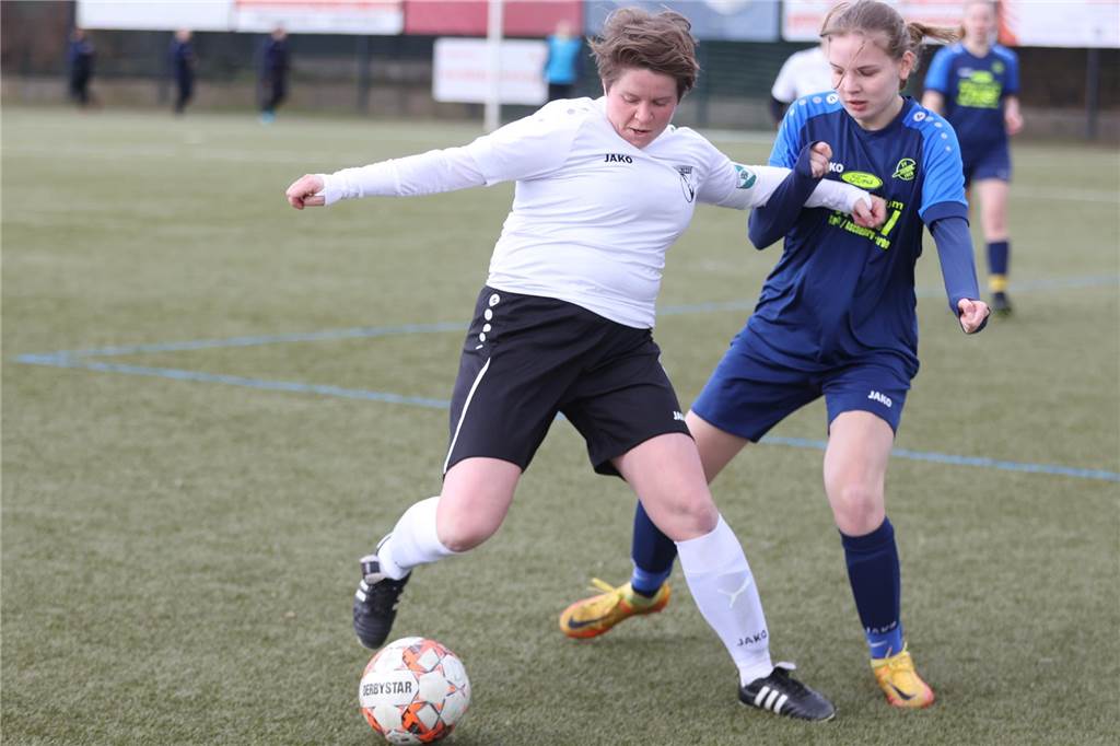 Spielerin des Spieltags kommt aus Bork: „Hätte nicht damit gerechnet“ Alina Lübbers (l.) vom PSV Bork ist Spielerin des Spieltags.
