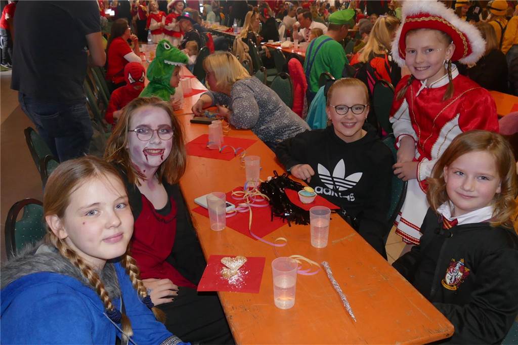 Viele Fotos : Spaß und Frohsinn beim Kinderbüttnachmittag beim KFK Rot-Weiß Südllohn