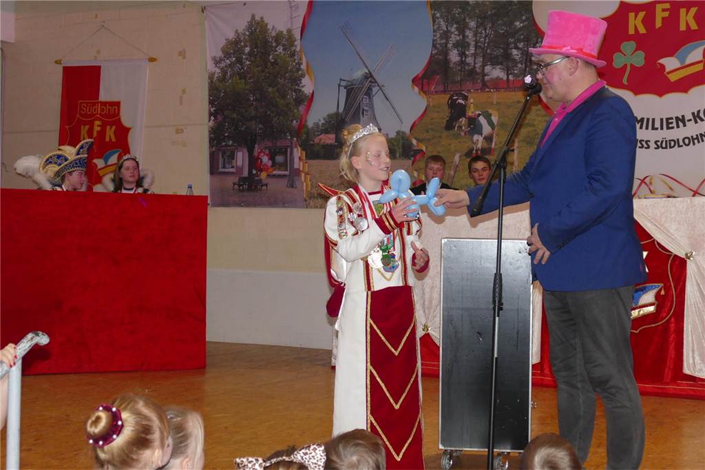 Viele Fotos : Spaß und Frohsinn beim Kinderbüttnachmittag beim KFK Rot-Weiß Südllohn