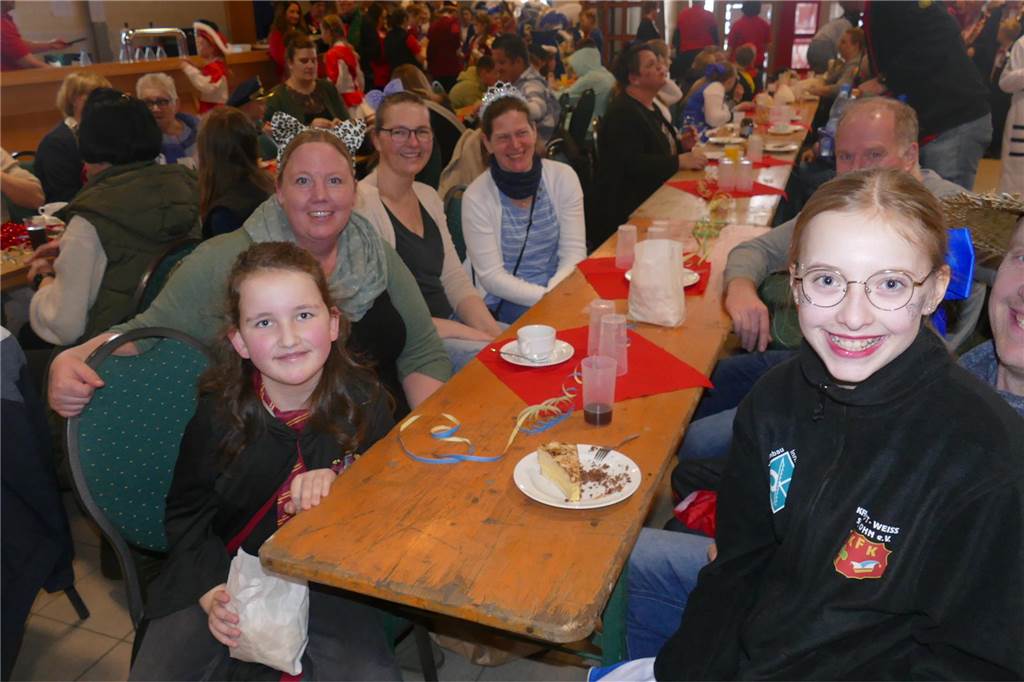 Viele Fotos : Spaß und Frohsinn beim Kinderbüttnachmittag beim KFK Rot-Weiß Südllohn