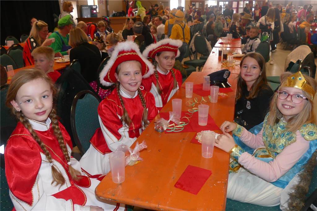 Viele Fotos : Spaß und Frohsinn beim Kinderbüttnachmittag beim KFK Rot-Weiß Südllohn
