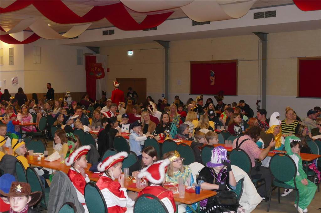 Viele Fotos : Spaß und Frohsinn beim Kinderbüttnachmittag beim KFK Rot-Weiß Südllohn