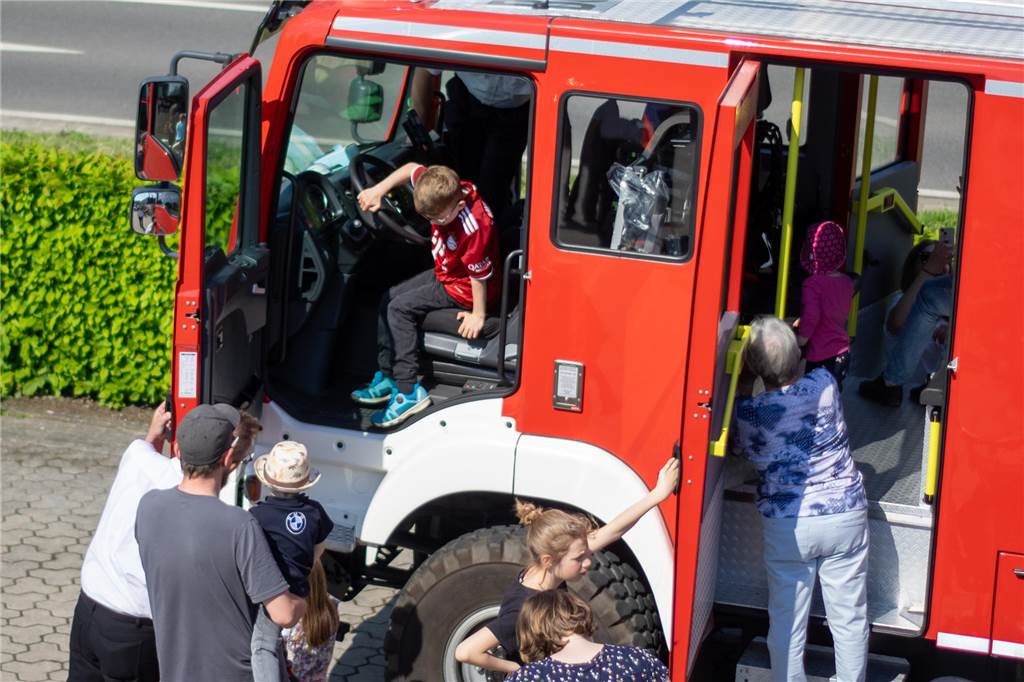 Besucher konnten alle Fahrzeuge des Löschzugs Legden besichtigen.