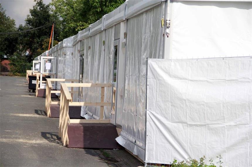 Ausgangssperre in Flüchtlingscamp aufgehoben Alle Flüchtlingsunterkünfte in NRW, auch die provisorischen, sind laut Kommunen winterfest.