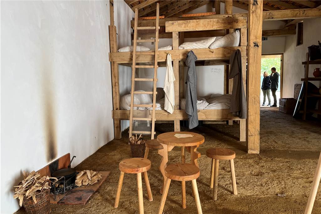 Escape Room am Römermuseum eröffnet: Wir durften die neue Attraktion testen Alle Gegenstände in dem Escape Room können Hinweise bergen.