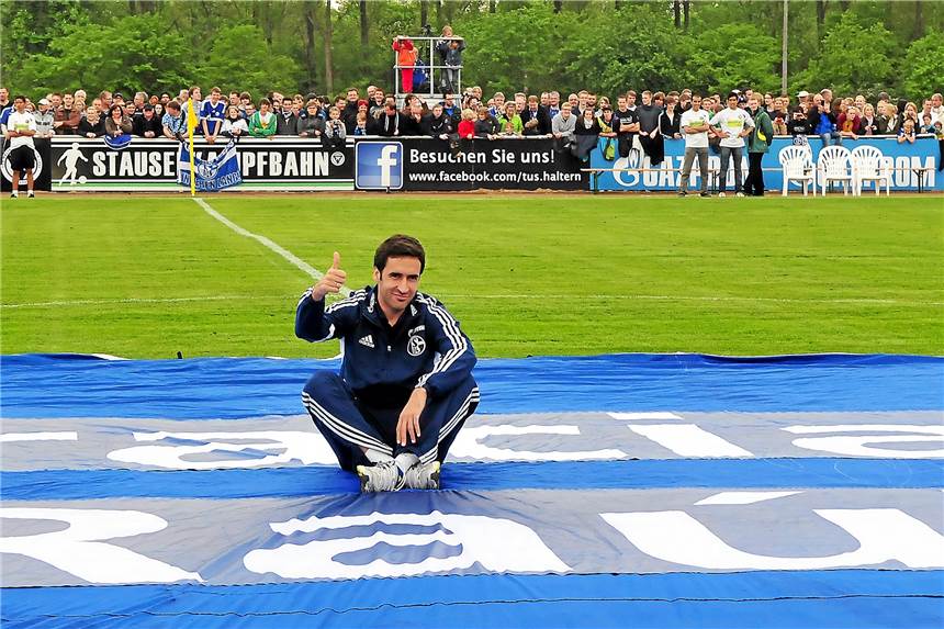 Als der TuS Haltern den FC Schalke schockte: „Entweder bist du der Depp oder der geht rein“ Alle Halterner hatten gehofft, dass Raúl González Blanco für Schalke noch mal auflaufen wird.