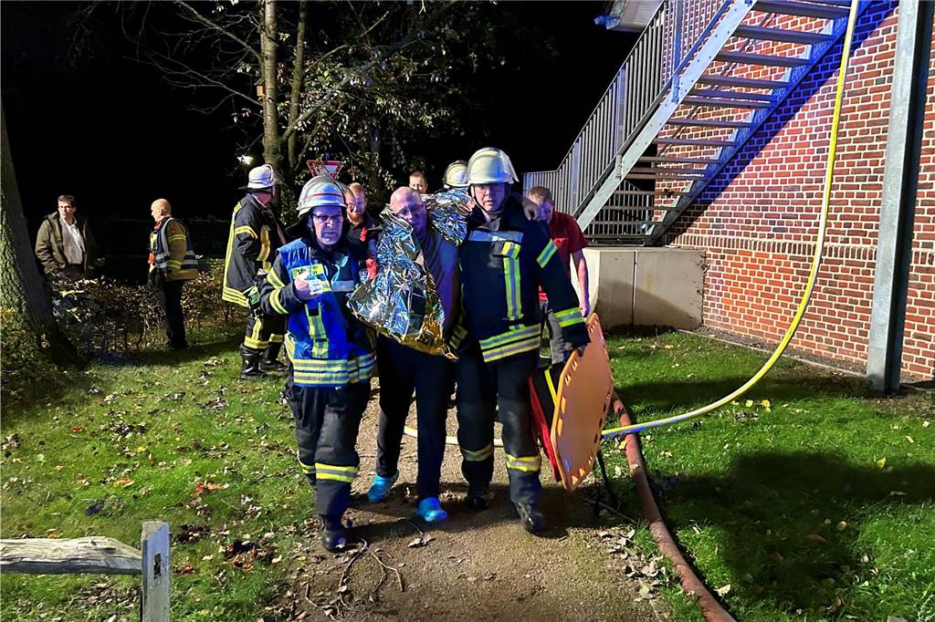 Alle Menschen konnten bei der Übung aus dem Haus gerettet werden.