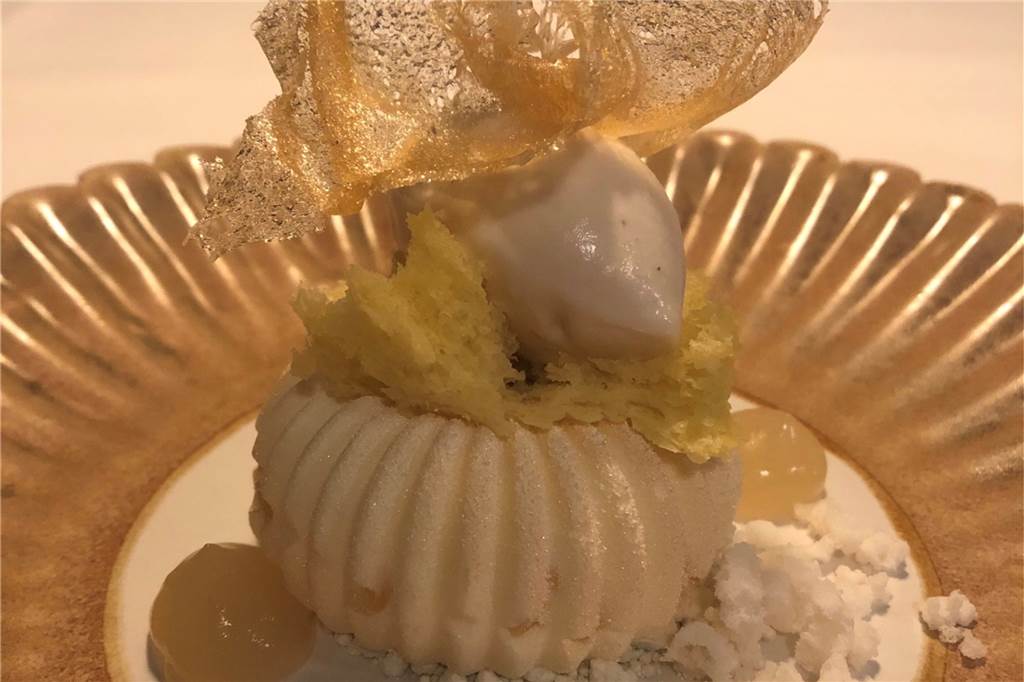 Nebel-Austern und dekonstruiertes Snickers: Die Sterne-Küche des Iuma im Test Allerlei aus Dortmunder Honig zum Dessert