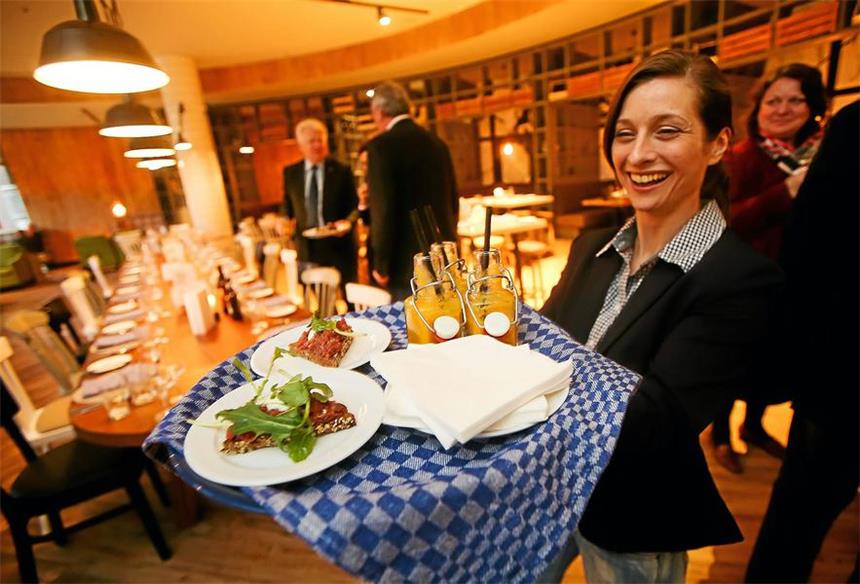 Neues Lokal im Dortmunder Rathaus Alles neu an alter Stelle: Aus dem Rathaus-Café wurde die "lokalmanufaktur" in völlig umgestalteten Räumen.
