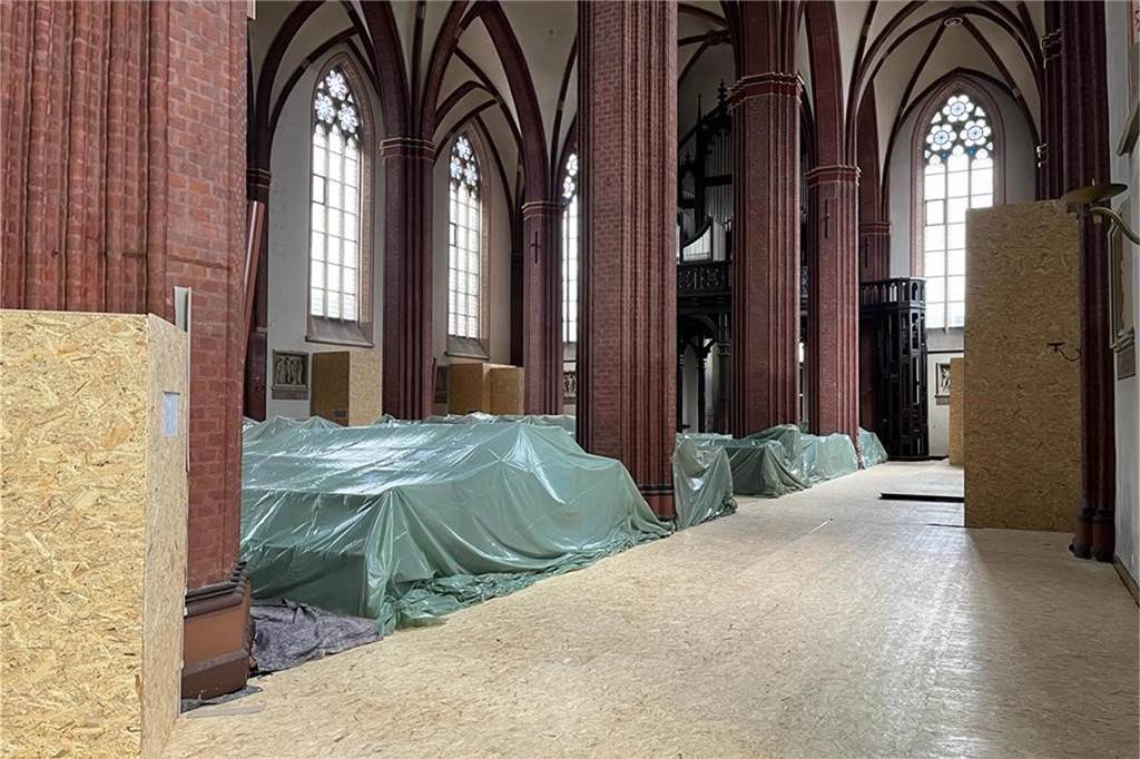Blick in die Sixtus-Kirche