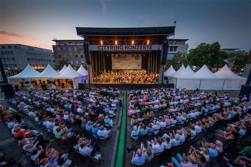 Das erwartet das Publikum bei den Cityring-Konzerten Als Auftakt zu den Cityring-Konzerten auf dem Dortmunder Friedensplatz gab es am Freitagabend eine Operngala.