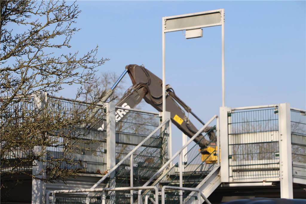 Als durchaus komplex stellen sich die Abbrucharbeiten am Parkdeck heraus. Schon bald soll mit der Ertüchtigung des unteren Decks begonnen werden.
