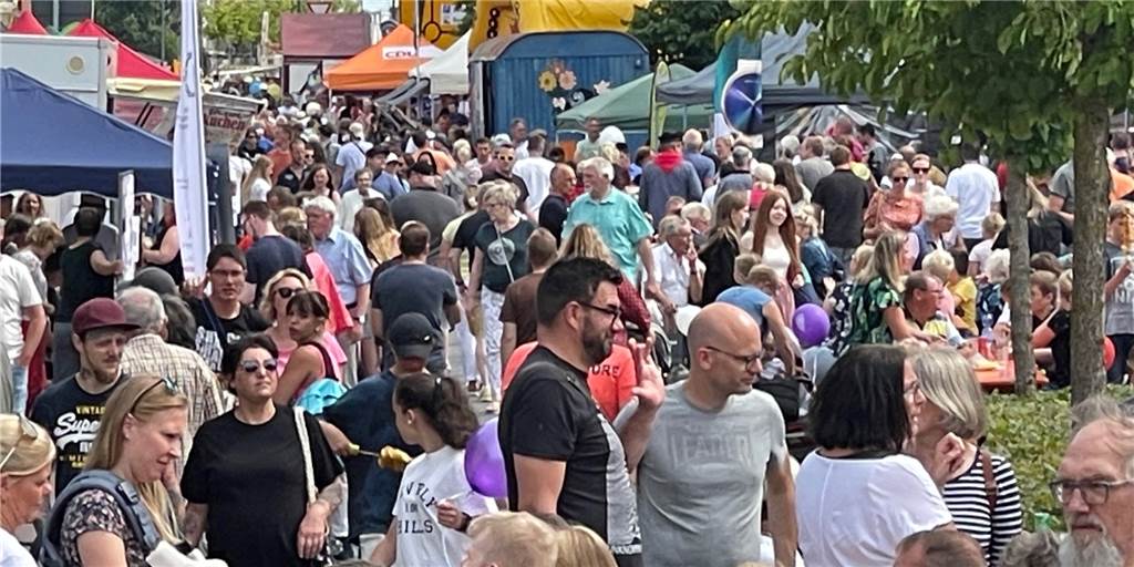 Selmer Stadtfest 2022: Alles zu Langer Tafel und Familienfest im Live-Ticker zum Nachlesen Als echter Besuchermagnet zeigt sich der Stadtfestsonntag in Selm.