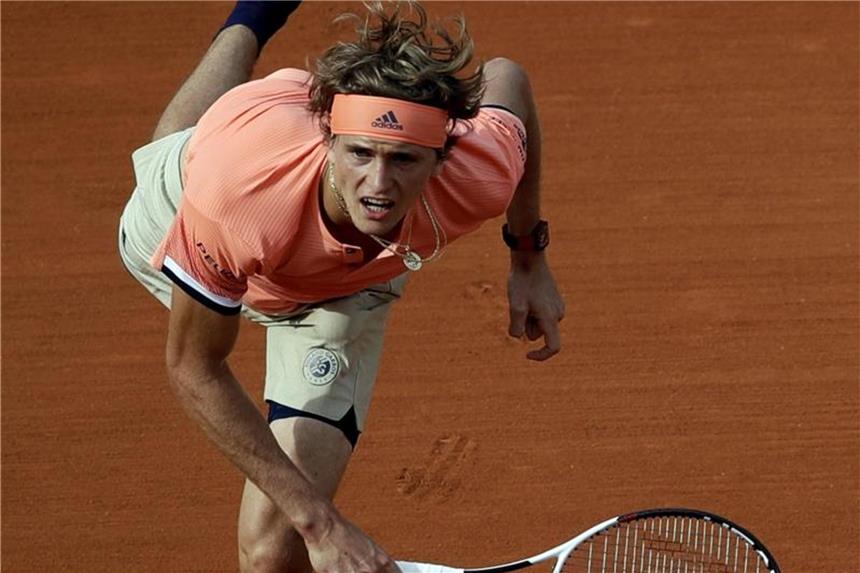 Alexander Zverev auch in Zweitrunden-Match Favorit Als erster von sieben deutschen Tennisprofis muss Alexander Zverev in der zweiten Runde der French Open ran. Foto: Alessandra Tarantino/AP