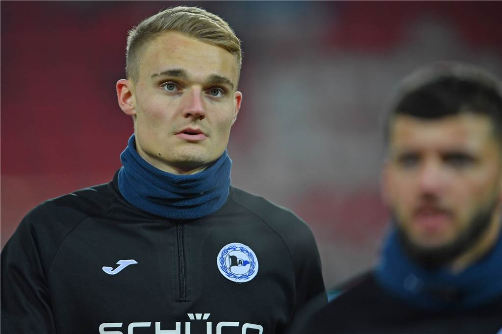 Amos Pieper: „Auch die zweite Liga in Deutschland ist eine sehr harte Liga“ „Als ich anfing, mich mit dem Verein auseinanderzusetzen, habe ich gemerkt, dass hier eine Aufbruchsstimmung herrscht. Wir sind aber noch lange nicht am Ende“, sagt Amos Pieper über Bielefeld.