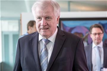 Als Innenminister ist Horst Seehofer auch für den Sport zuständig. Foto: Michael Kappeler