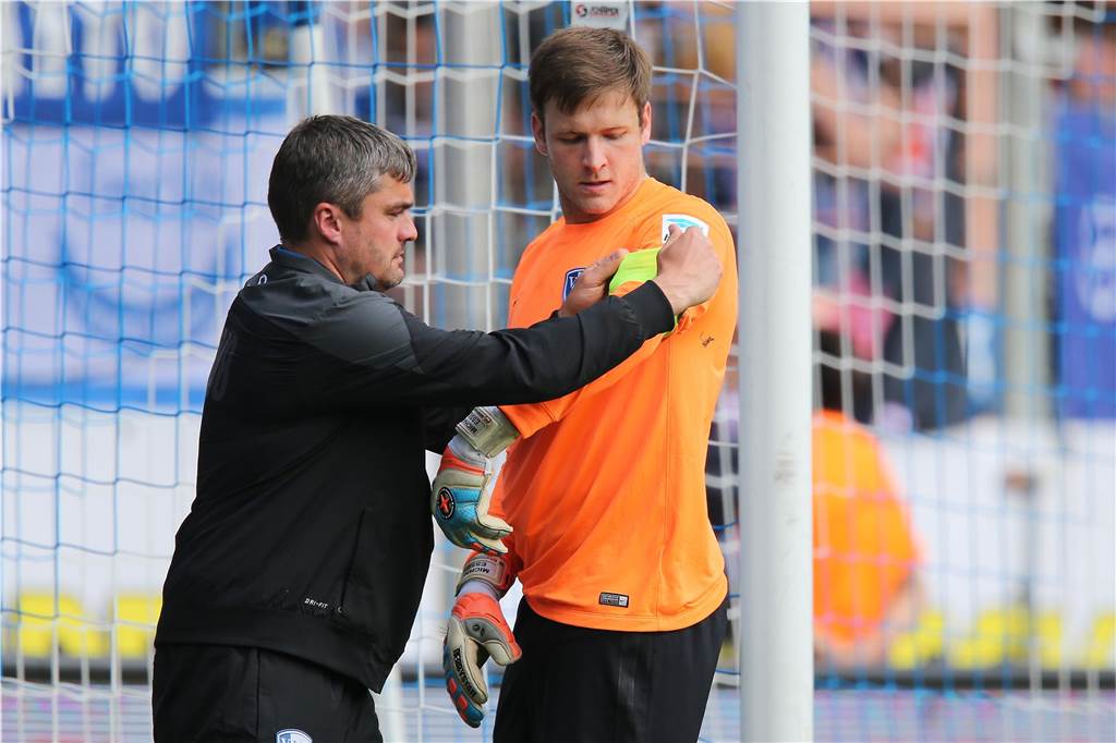 Esser-Wechsel zum VfR Rauxel: Was den Ex-Profi an der Kreisliga reizt Als Michael Esser 2015 den VfL Bochum Richtung Graz verließ übernahm er im letzten Spiel gegen Sandhausen die Kapitänsbinde vom verletzten Patrick Fabian. Co-Trainer Thomas Reis half ihm hinein.