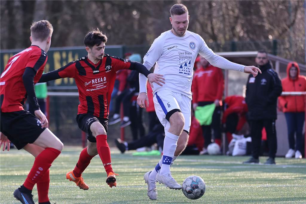 VfB-Neuzugang Marco Führich: „Ich habe richtig Bock, mit Waltrop was zu erreichen“ Als "Sechser" oder "Achter" soll Marco Führich (r.) auch der verlängerte Arm von Trainer Marco Taschke auf dem Feld sein.