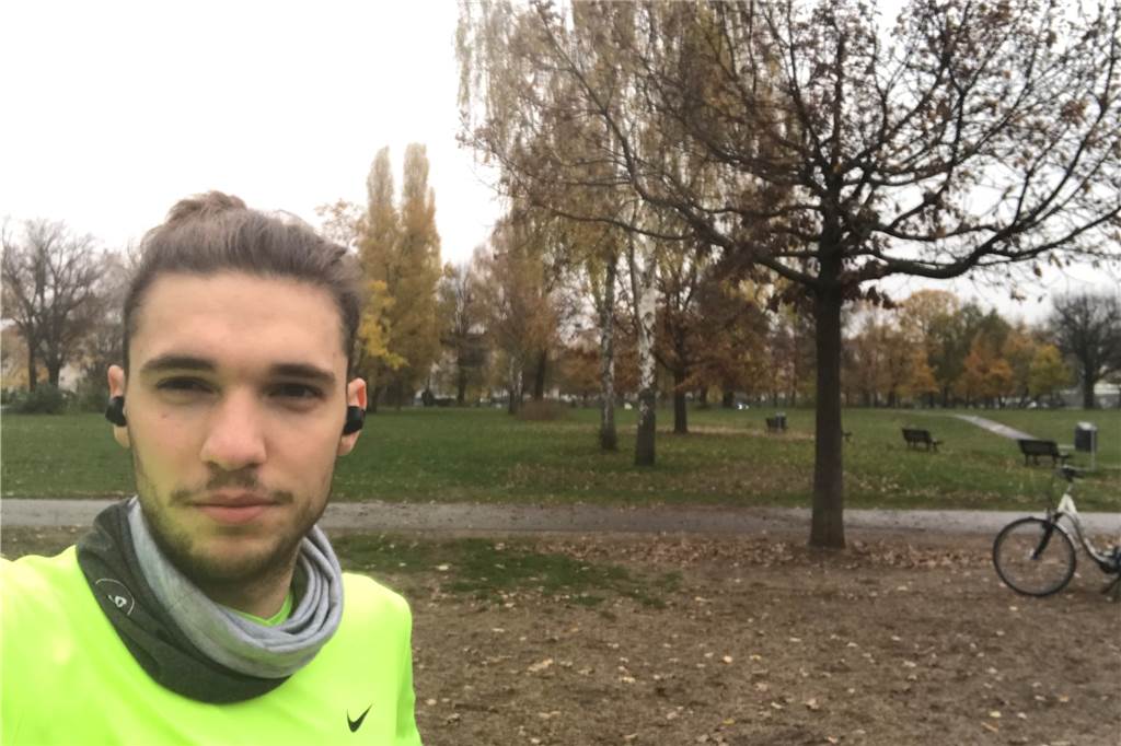 Verletzung zum „besten“ Zeitpunkt – Schwerter (22) wechselt Sportart und Stadt Als Triathlet hat Laurids Koster es nicht so schwer wie manch anderer Sportler, sich fitzuhalten: In Berlin Parks ist genügend Platz für Freiluftsport.