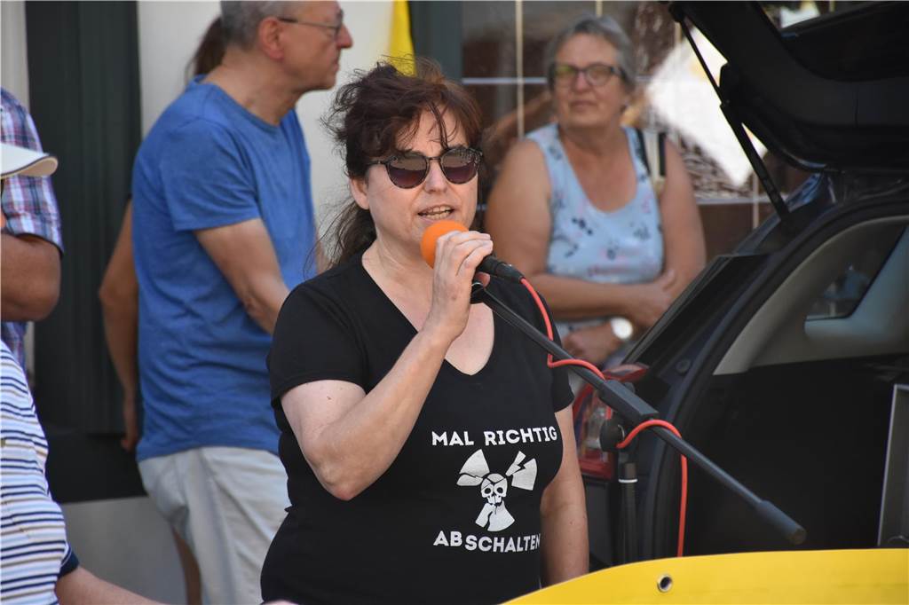 Neues Bündnis protestiert gegen Castor-Transporte aus Jülich Marita Boslar, Aktionsbündnis Stopp Westcastor