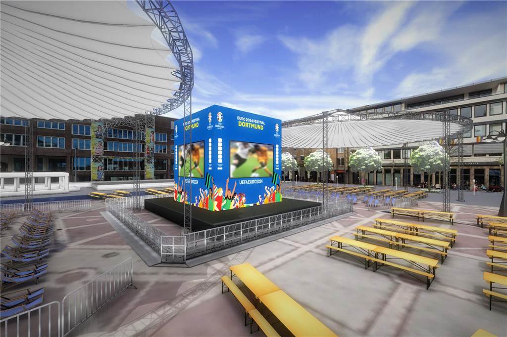 Bilder zur „Fan Zone“: So sieht es beim Public Viewing zur EM aus Als Wetterschutz werden auf dem Friedensplatz auch Zeltdächer aufgespannt.