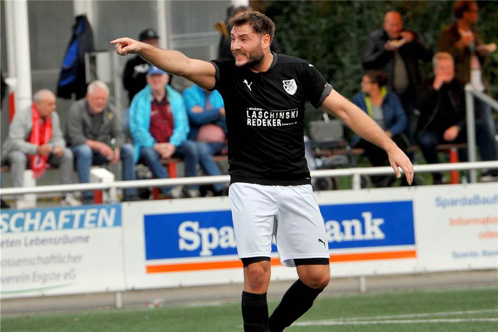 Aufregung beim Bezirksliga-Derby : Spieler von BW Alstedde rassistisch beleidigt? Alsteddes Kapitän Kadir Koc kritisiert das Verhalten von Gahmens Coach Kaya.